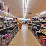 Compare ingredientes proibidos e permitidos nos EUA, Brasil e União Europeia, com regras da FDA, Anvisa e UE atualizadas em 2026.