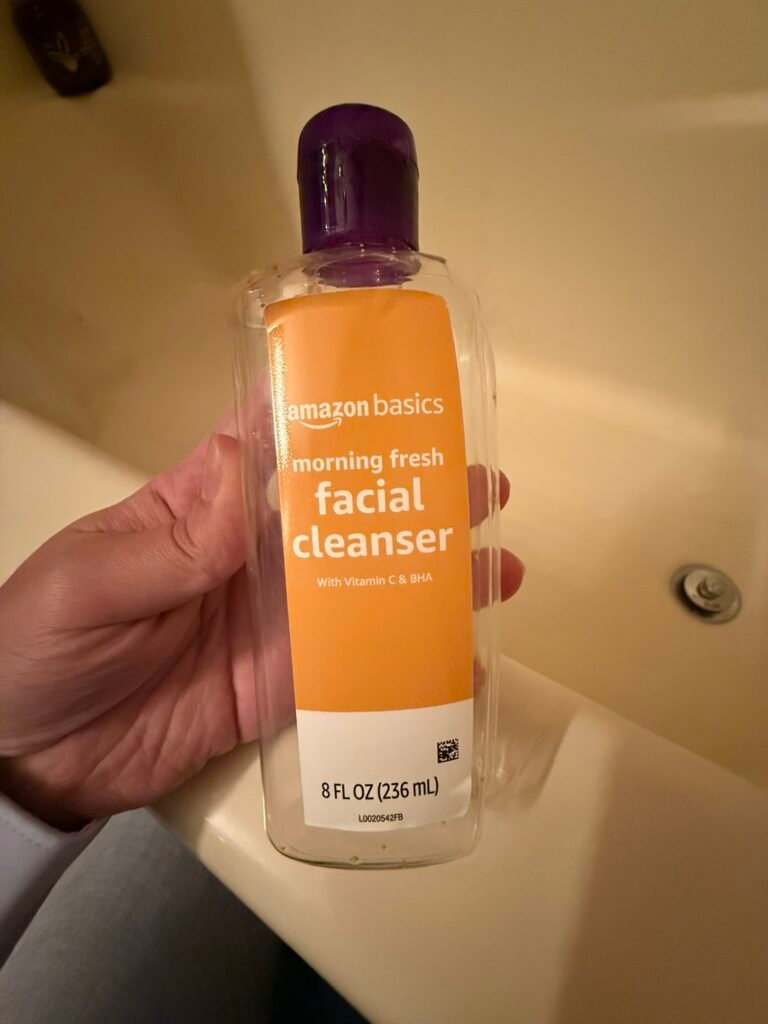 Resenha Amazon Basics Morning Fresh: minha experiência, ingredientes, vitamina C, BHA e cuidados para pele sensível.