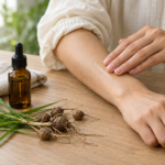 Óleo de Cyperus rotundus reduz os pelos? Veja estudos científicos, riscos, limitações e a comparação com a depilação a laser.